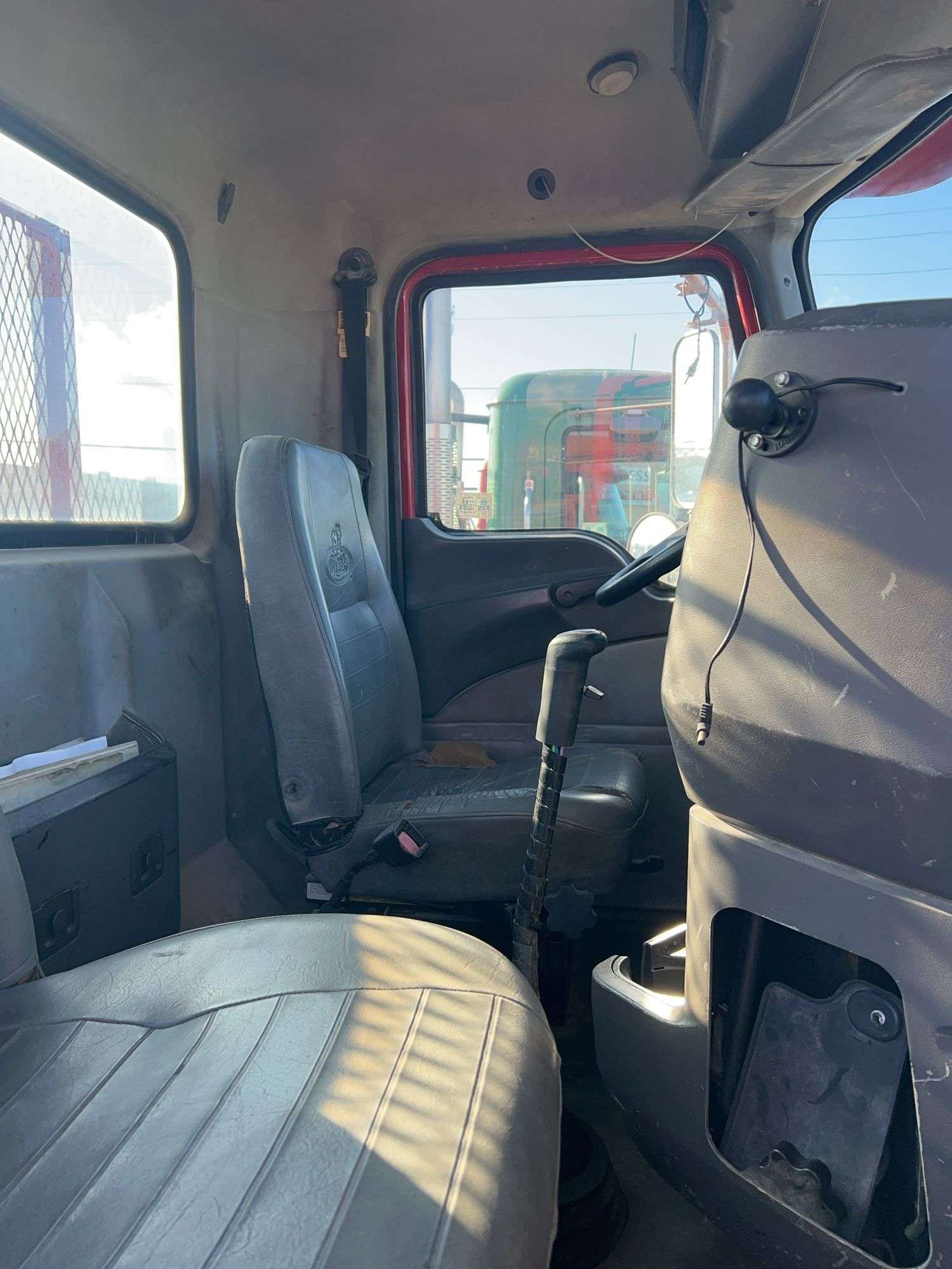 2008 Mack CHU613 showing 59,117 mi, 12,663 hrs- runs