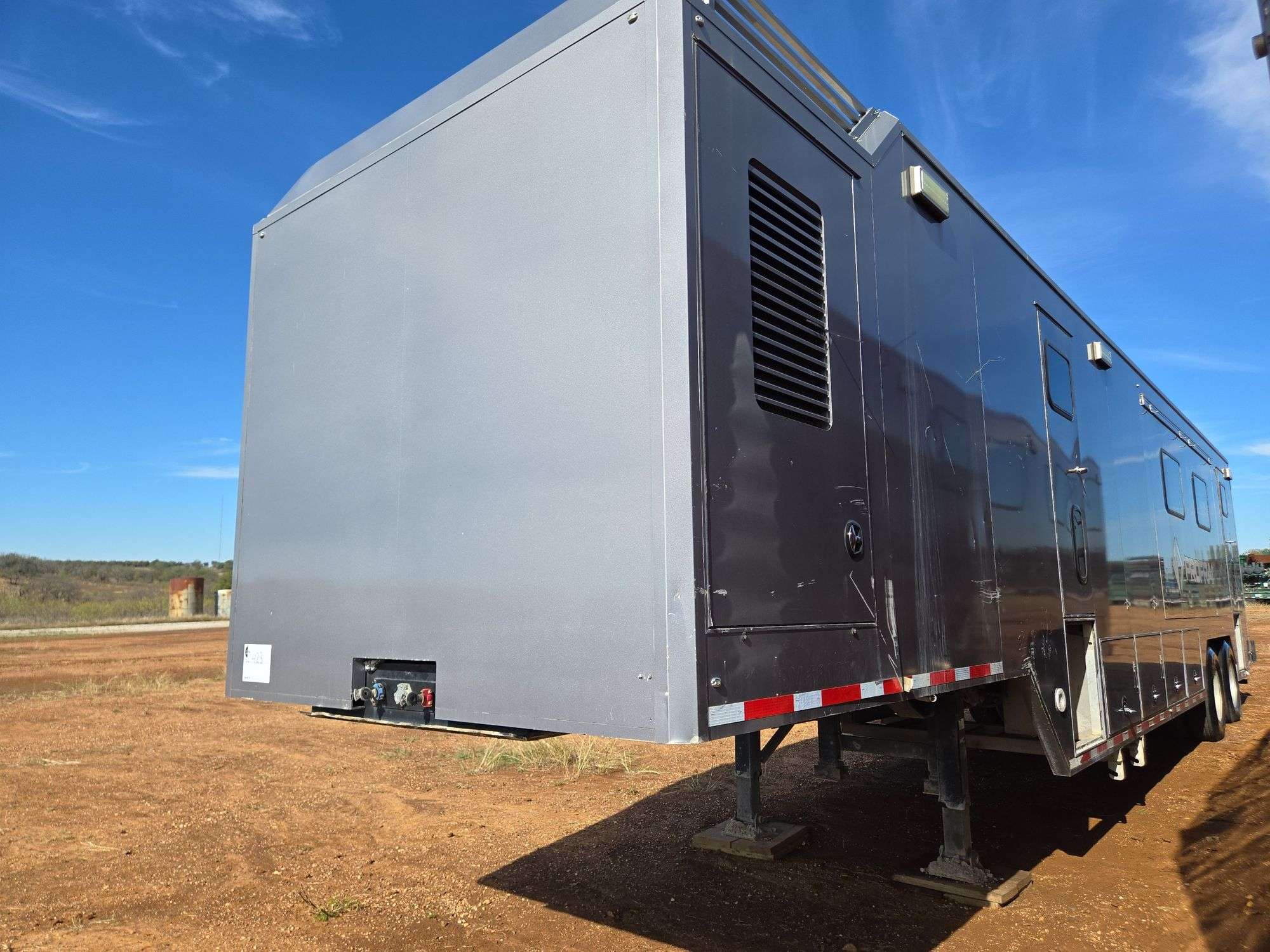 2018 Turnkey Industries 44ft Mobile Data Trailer