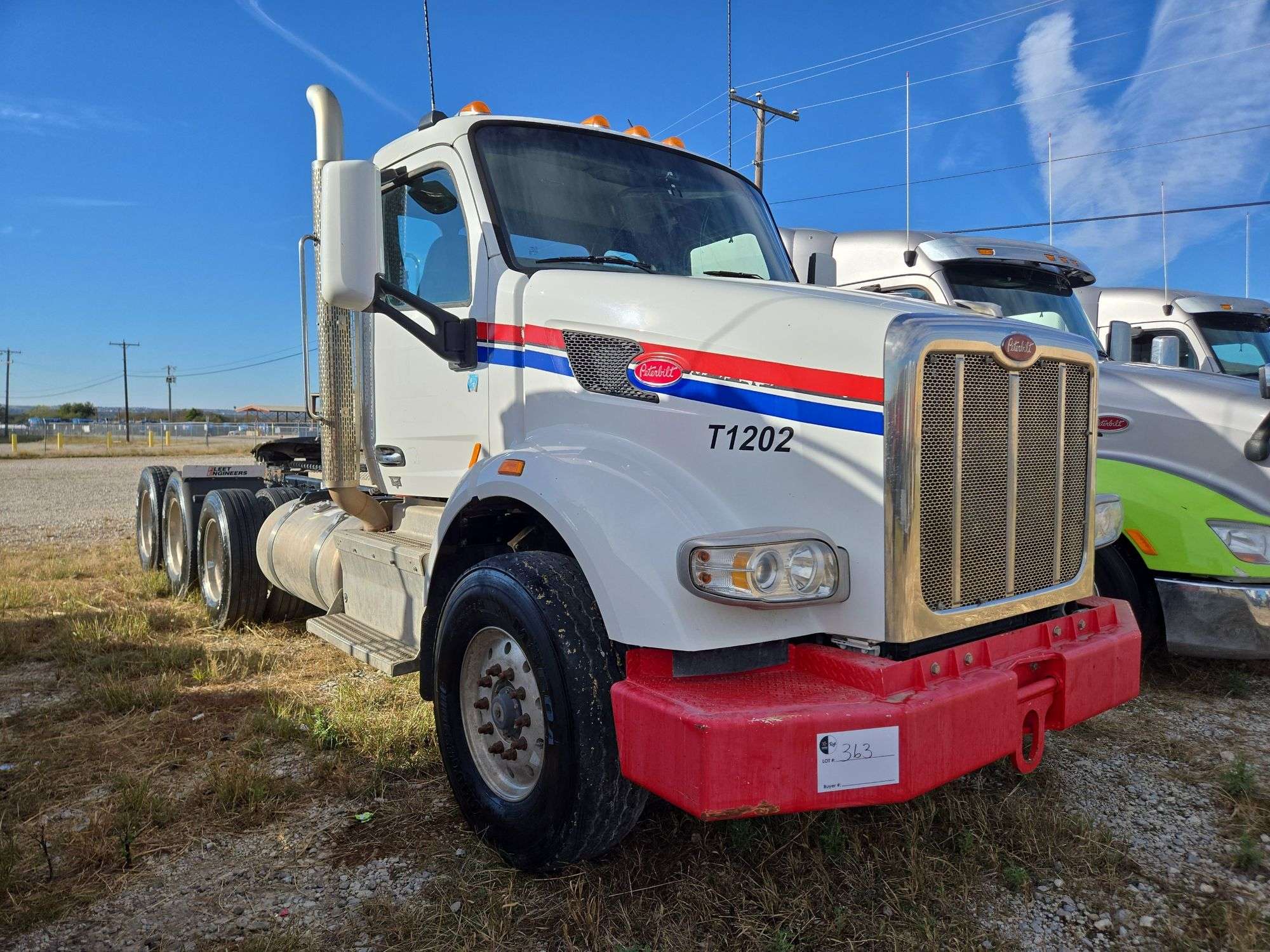 2014 Peterbilt 567 showing 44,798 mi, 5,118 hrs- runs