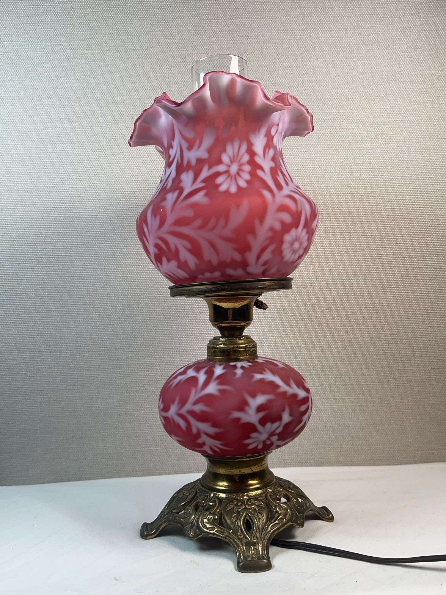 FENTON Cranberry Daisy & Fern Parlor Lamp