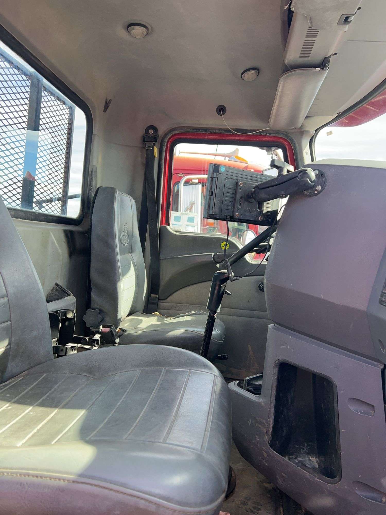 2012 Mack CHU613 showing 51,131 mi, 11,743 hrs - runs