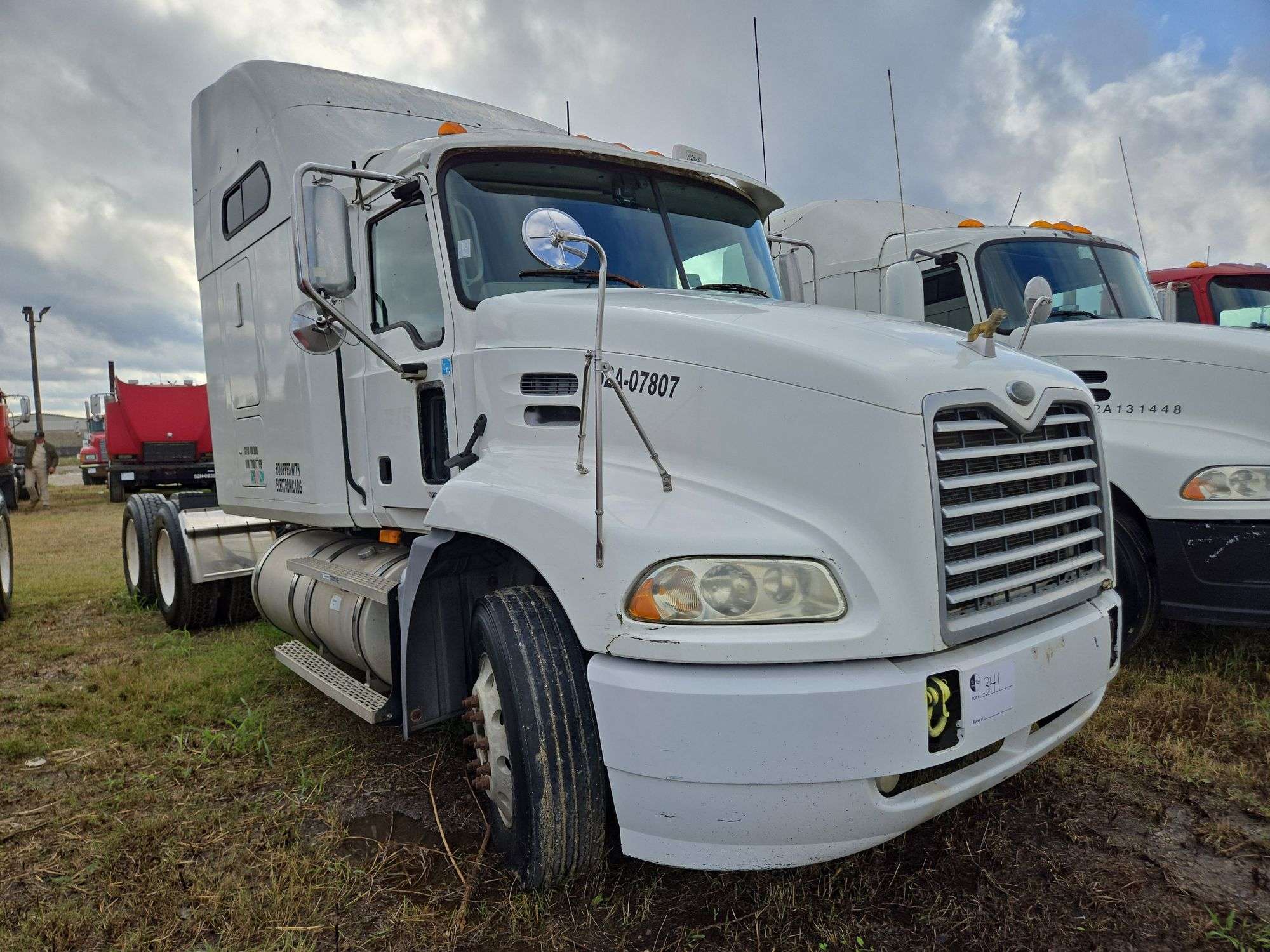 2007 Mack CXN613 565,498 mi, 10,366 hrs- doesn't run