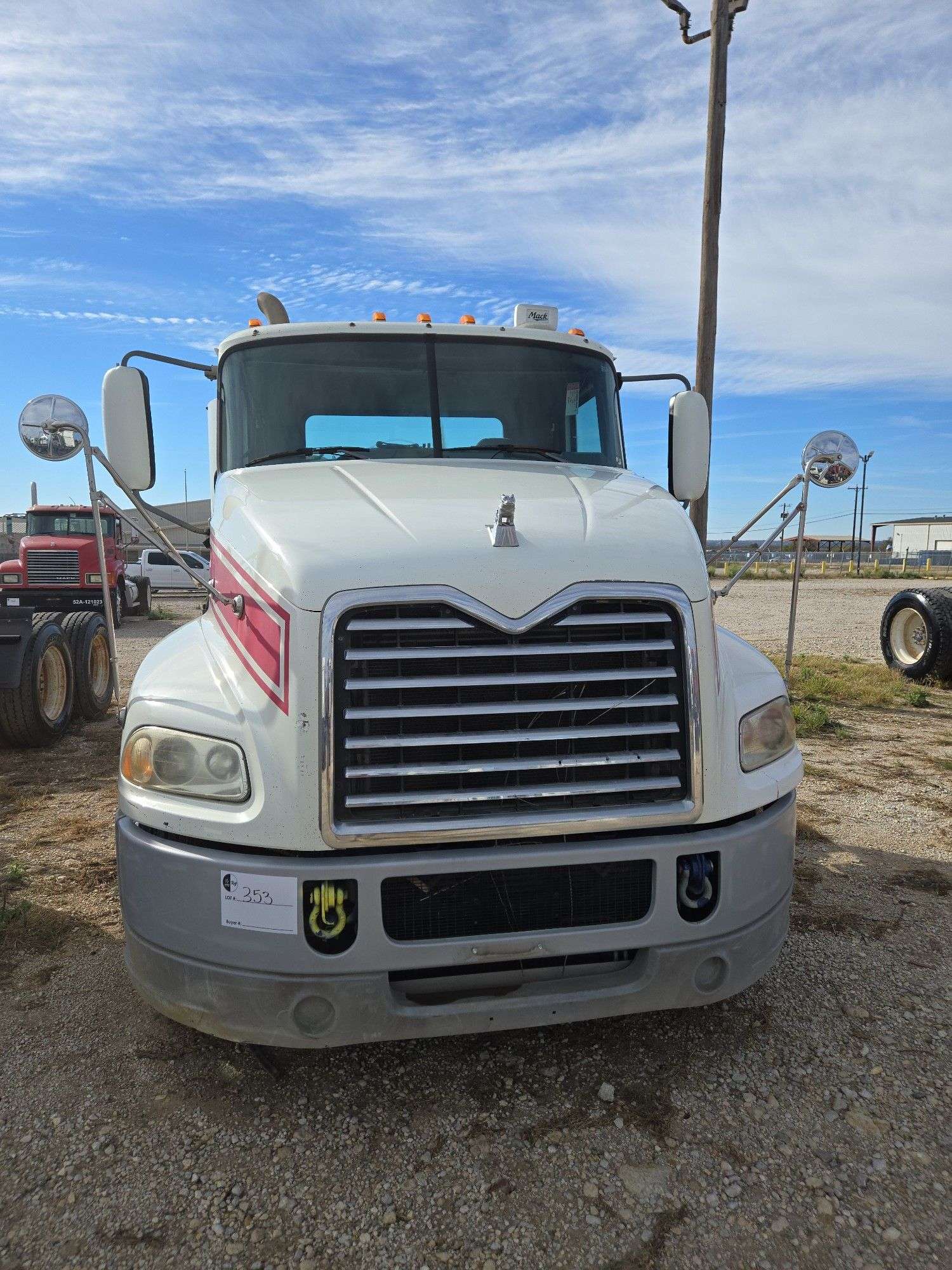 2014 Mack CXU613 showing 665,241, 14,352 hrs- runs