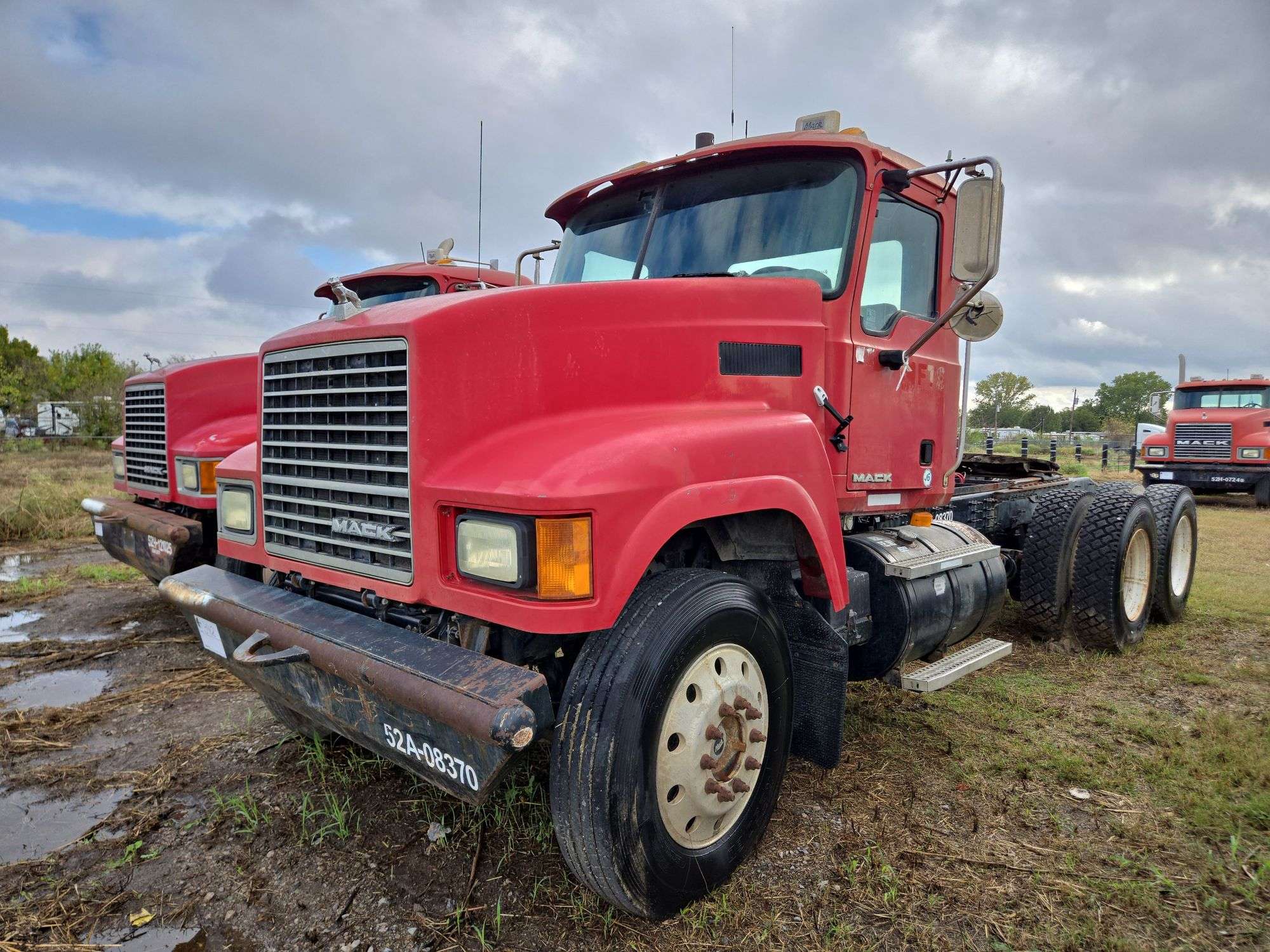 2008 Mack CHU613 showing 41,791 mi, 7,598 mi- doesn't run