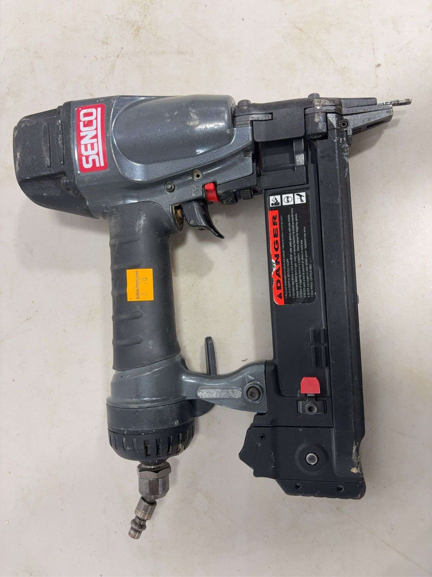 Senco SLS18Mg 18 GA finish nailer - works