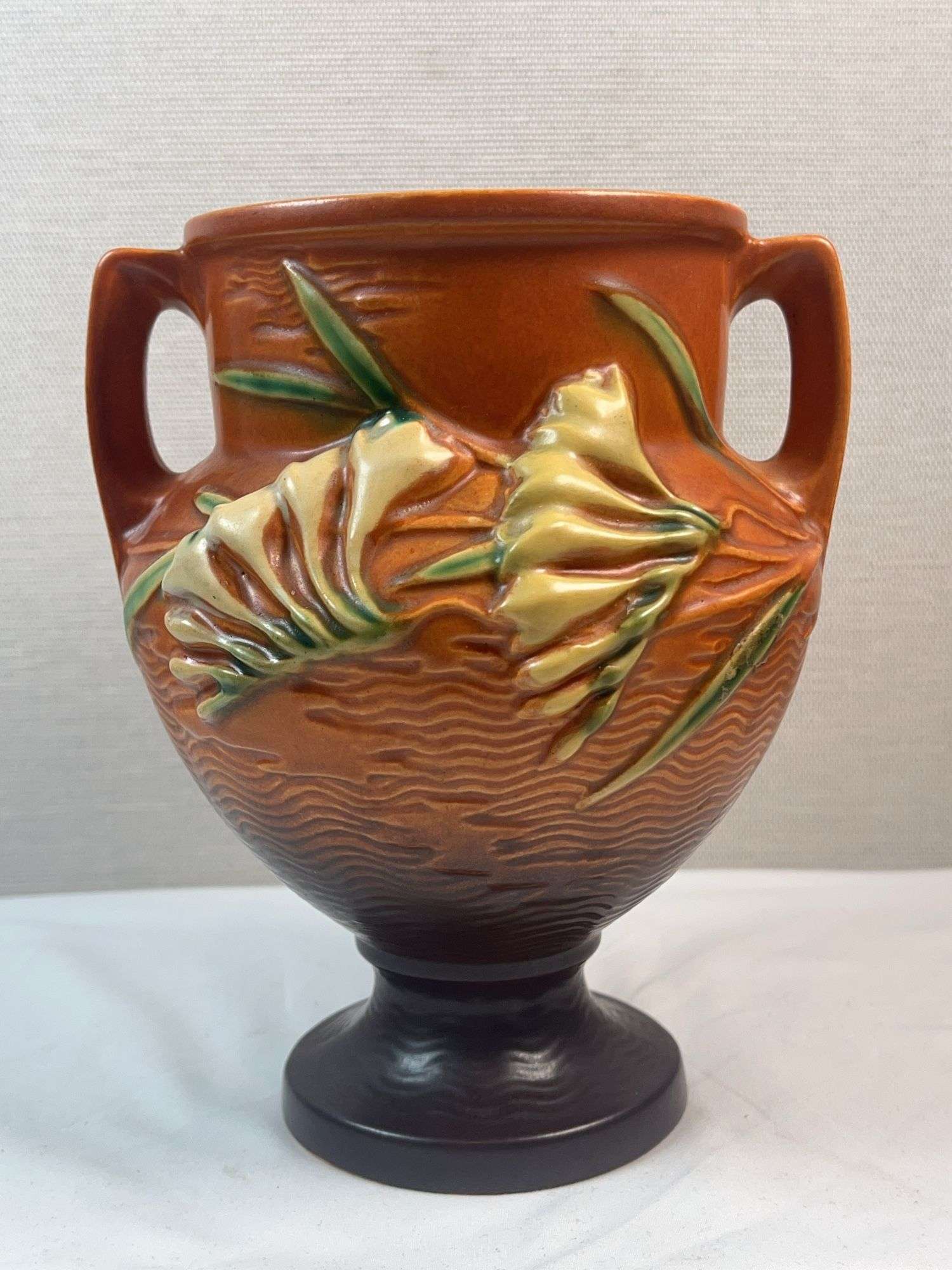 Roseville 8" Handled Freesia Vase in Tangerine - 196-8.
