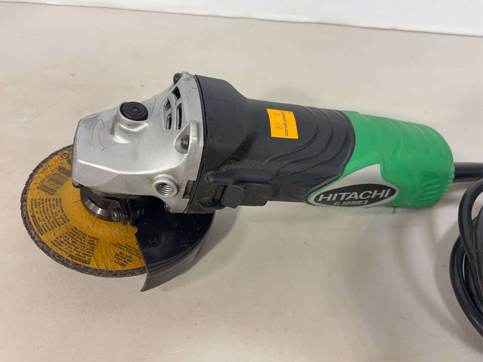 Hitachi G12SR3 electric disc grinder w/ case