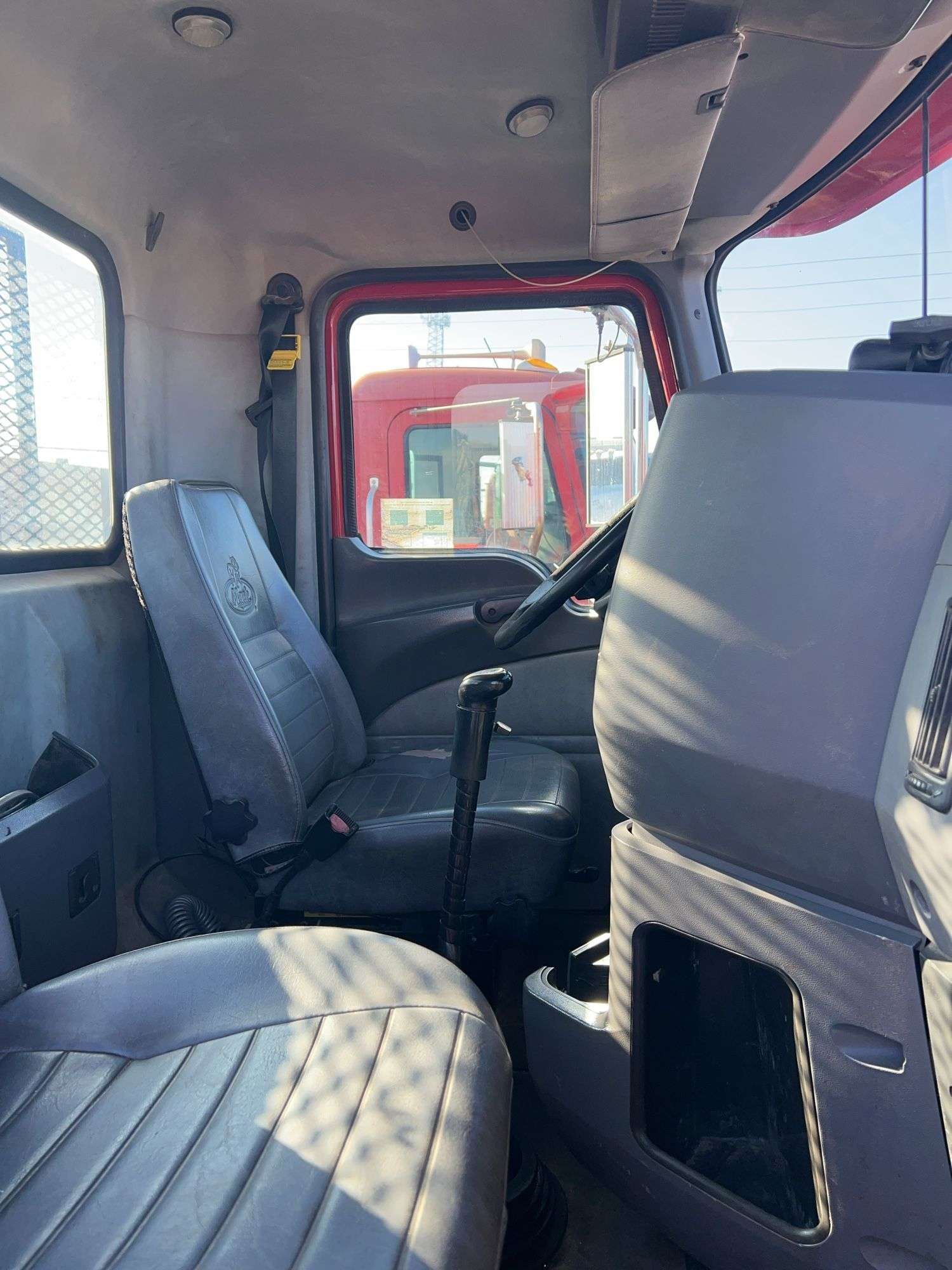 2013 Mack CHU613 showing 119,268 mi, 8,805 hrs- runs