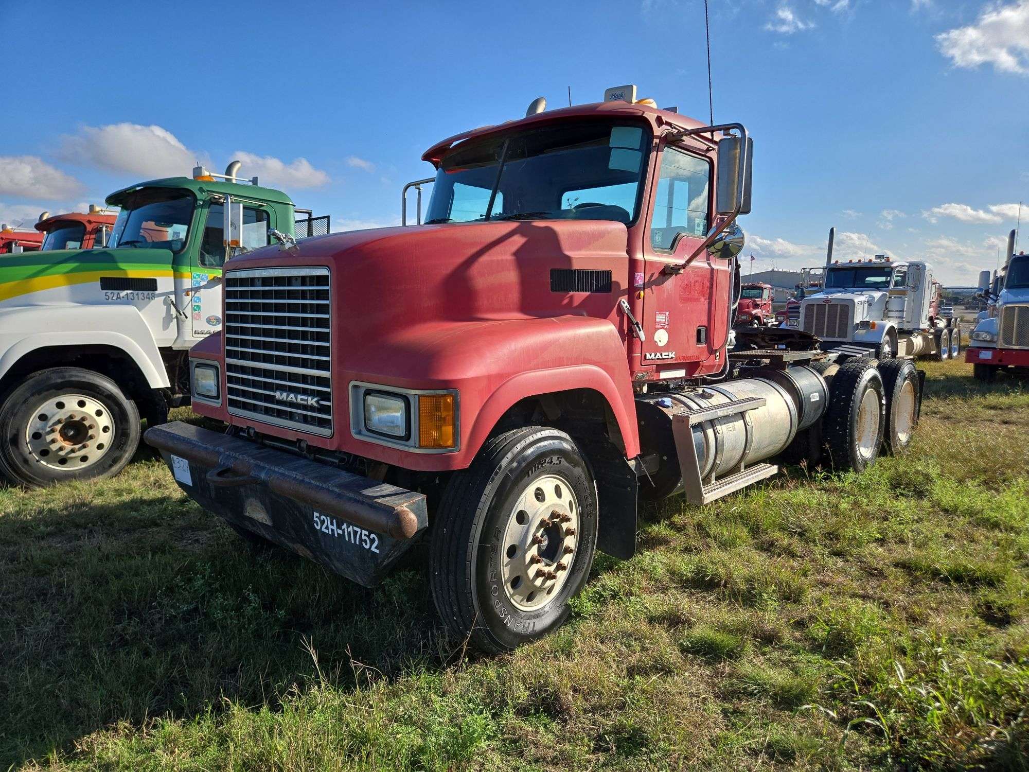 2011 Mack CHU613 showing 41,538 mi, 8,229 hrs- doesn't run