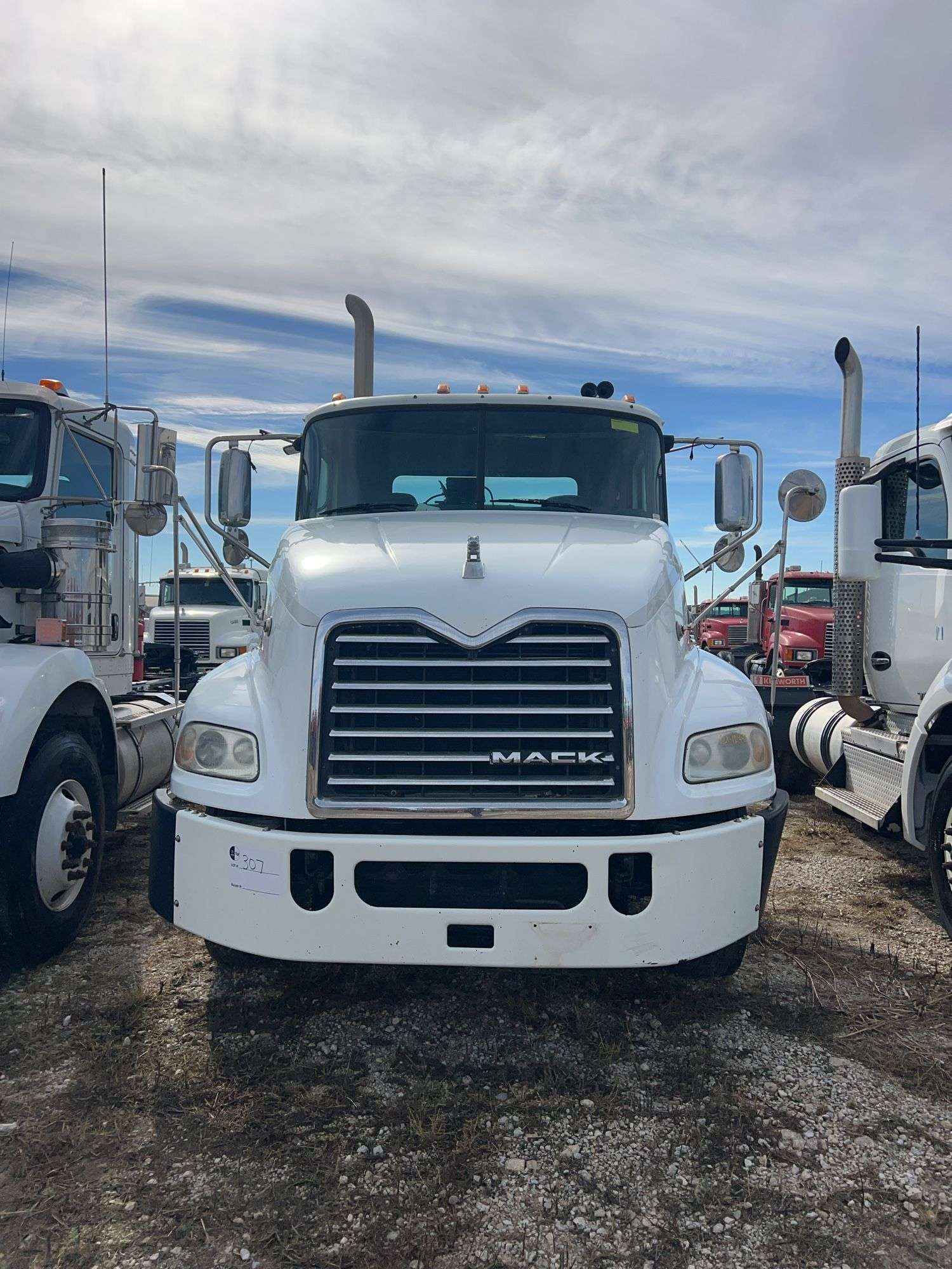 2012 Mack CXU613 showing 701,487 mi, 15,325 hrs - runs