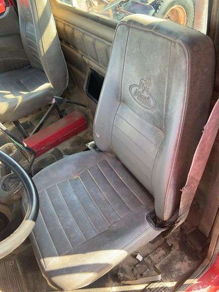 2007 Mack CHN613 showing 55,977 mi, 15,504 hrs- doesn't run