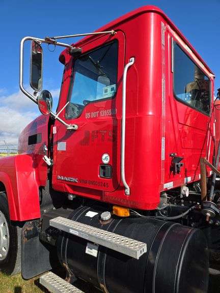 2008 Mack CHU613 52,535 mi, 8,497 hrs- runs