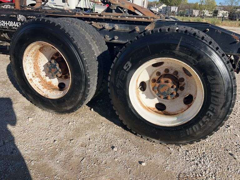 2008 Mack CHU613 showing 43,154 mi, 8,316 hrs- doesn't run