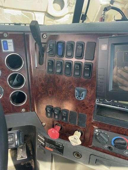 2012 Mack CXU613 showing 223,803 mi, 9,120 hrs - runs