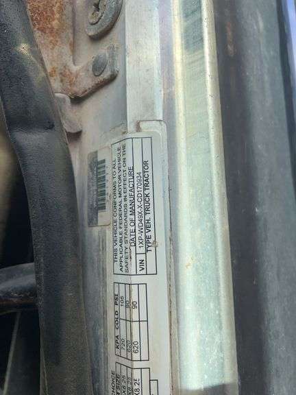 2012 Peterbilt 388 showing 48,817 mi, 9,224 hrs - runs