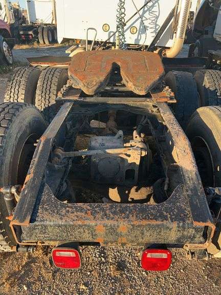 2008 Mack CHU613 showing 566,424 mi, 15,328 hrs- runs