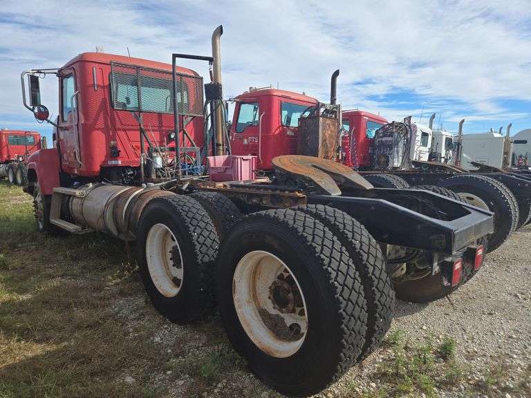 2012 Mack CHU613 showing 34,193 mi, hrs unknown - doesn't run