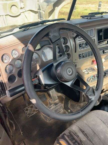 2007 Mack CHN613 miles & hrs unkown- doesn't run