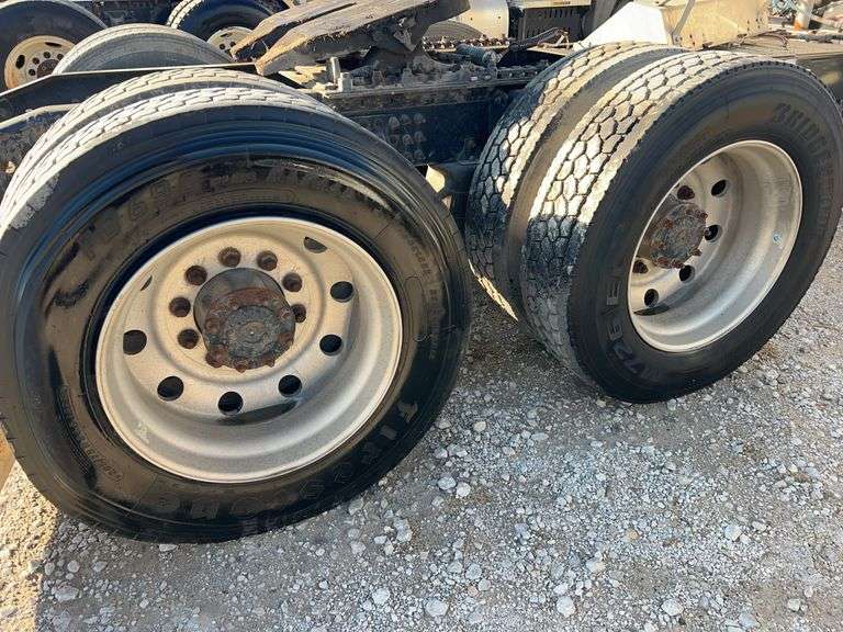 2008 Mack CXU613 showing 529,582 mi, 12,274 hrs- runs