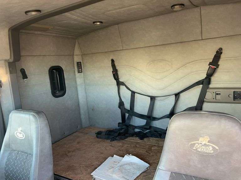 2008 Mack CHU613 showing 566,424 mi, 15,328 hrs- runs