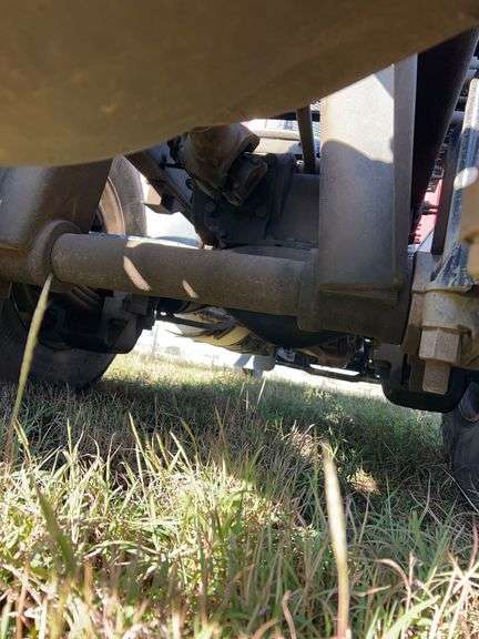 2013 Mack CHU613 showing 119,268 mi, 8,805 hrs- runs