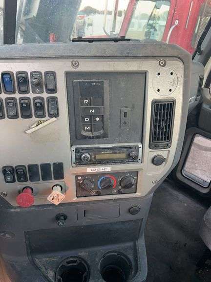 2012 Mack CXU613 showing 719,588 mi, hrs unknown- doesn't run