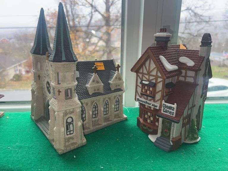 Department 56 Bumpstead Nye Cloaks and Canes, Dickens Keepsake Church