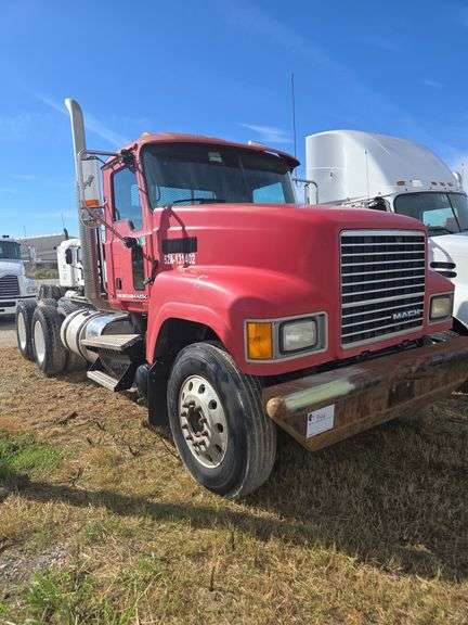 2013 Mack CHU613 showing 11,159 mi, 3,727 hrs- runs