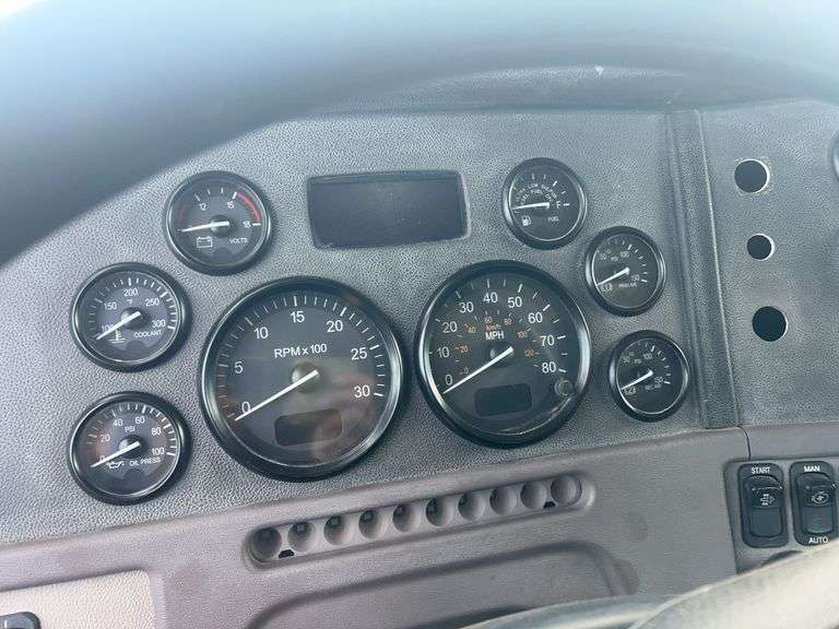 2013 Peterbilt 367 showing 63,847 mi, 9,758 hrs -