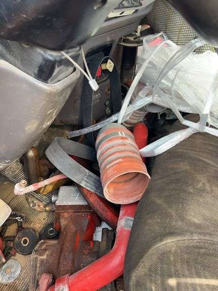 2012 Peterbilt 388 showing 30,080 mi, 7,495 hrs - doesn't run