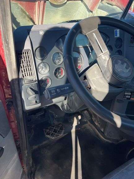 2012 Mack CHU613 showing 32,990 mi, 11,434 hrs- runs