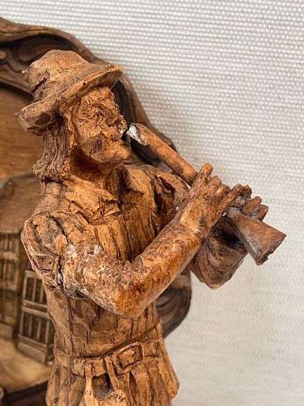 PIED PIPER OF HAMELIN CARVED FIGURINE AND PLATE.  GERMAN ORIGIN