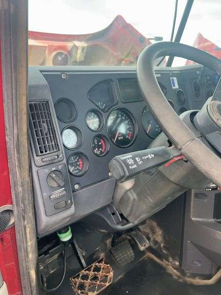 2012 Mack CHU613 showing 30,622 mi, 8,665 hrs- runs