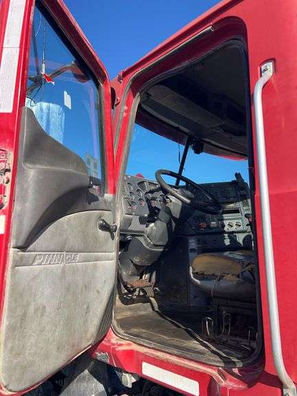 2011 Mack CHU613 showing 39,348 mi, 16,109 hrs- runs