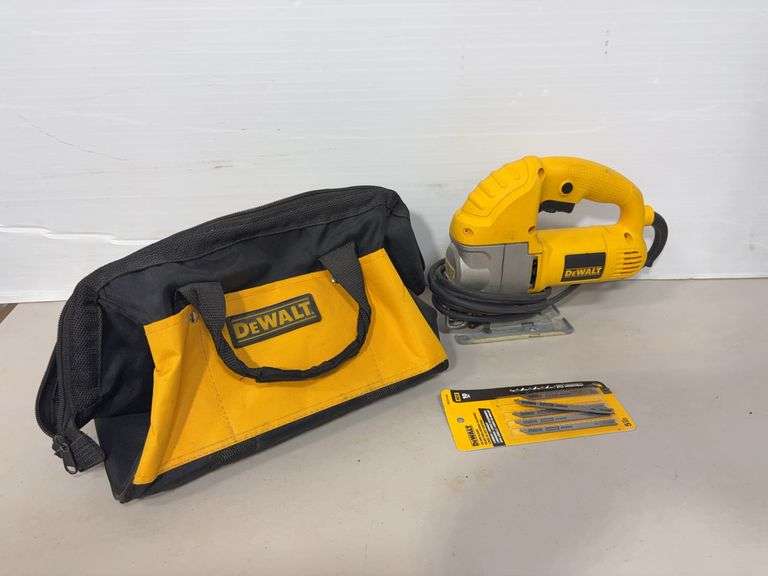 DeWalt VS DW317 orbital jig saw w/ jig saw blades & bag - works