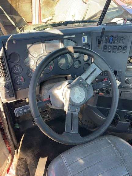 2012 Mack CHU13 showing 28,654 mi, 15,876 hrs- runs