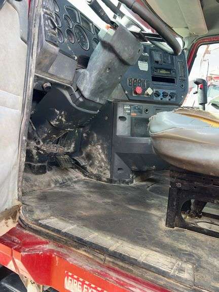 2012 Mack CHU613 showing 39,668 mi, 4,939 hrs - runs