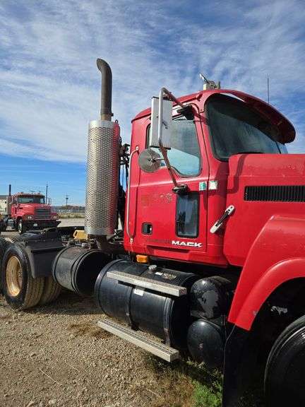 2008 Mack CHU613 showing 41,085, hrs unknown- runs