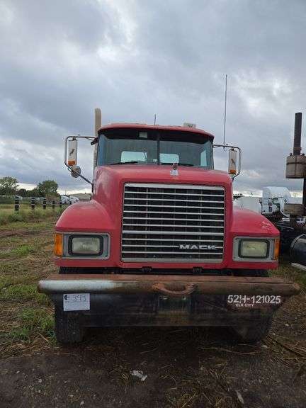 2012 Mack CHU613 miles & hrs unknown- doesn't run