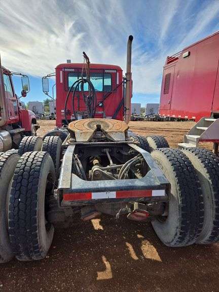 2012 Mack CHU613 showing 43,299 mi, 12,171 hrs - runs