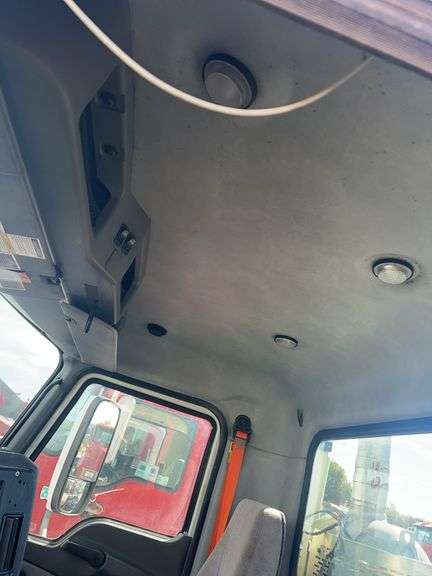 2014 Mack CHU613 showing 498,610 mi, 11,275 hrs - runs