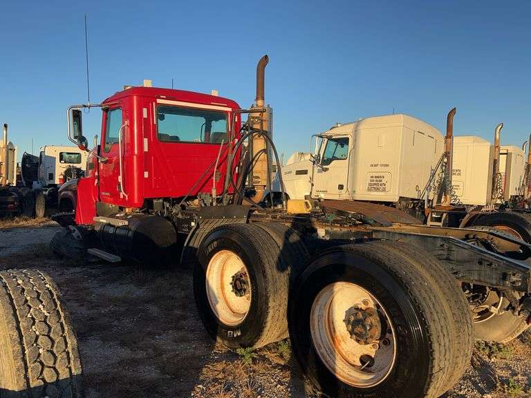 2008 Mack CHU613 showing 41,085, hrs unknown- runs