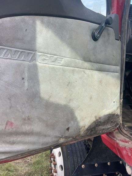 2012 Mack CHU613 showing 88,859 mi, 12,352 hrs - doesn't run