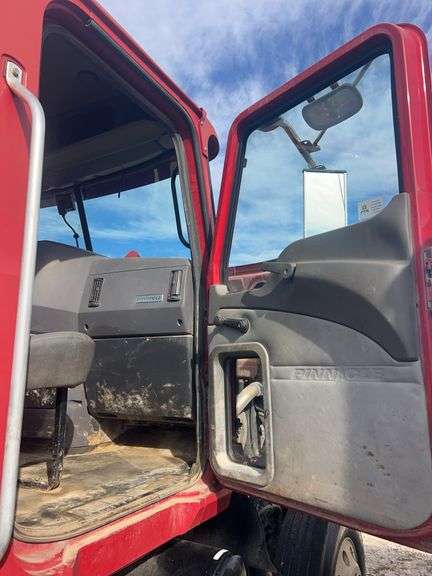 2012 Mack CHU613 showing 50,614 mi, hrs unknown - doesn't run