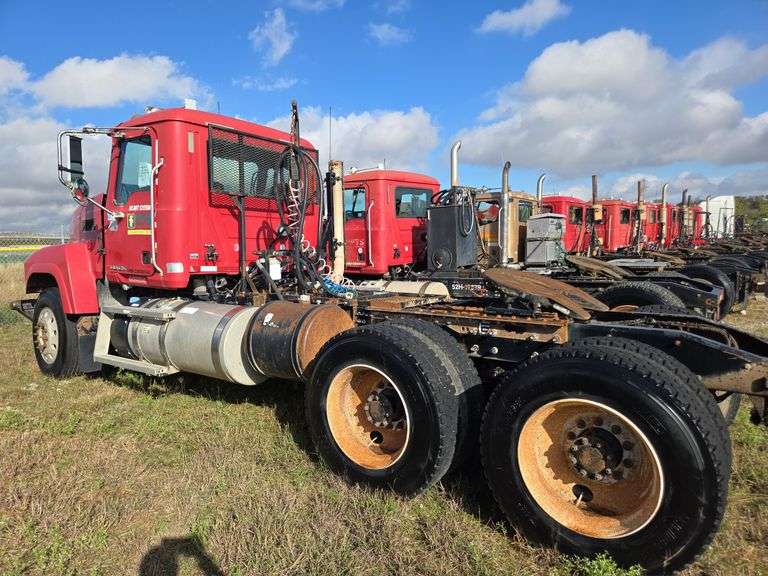 2012 Mack CHU613 showing 30,190 mi, 11,155 hrs- runs
