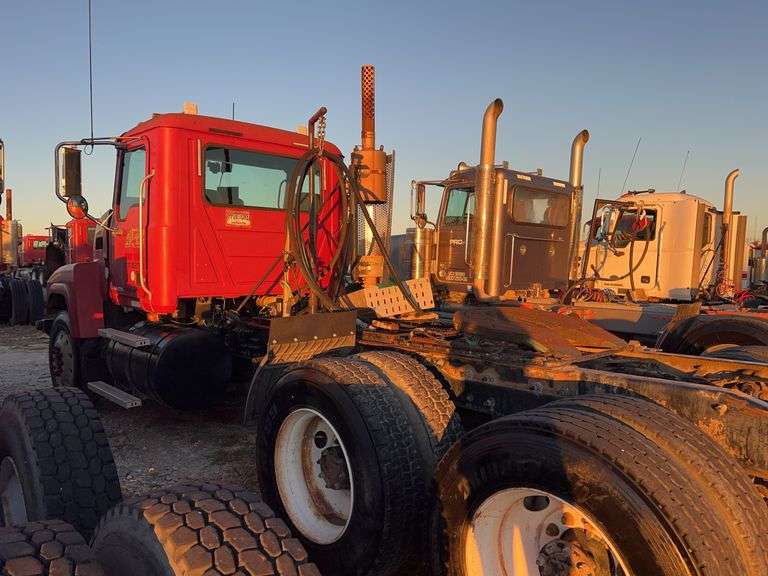 2008 Mack CHU613 showing 63,099 mi, 1,155 hrs- runs