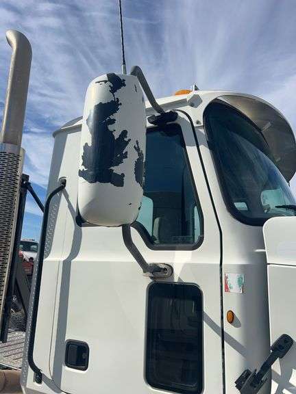 2012 Mack CXU613 showing 223,803 mi, 9,120 hrs - runs