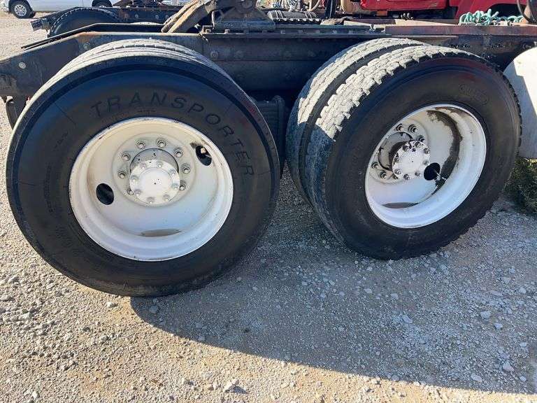 2012 Mack CHU613 showing 32,990 mi, 11,434 hrs- runs