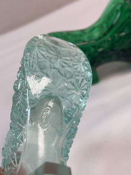 2 Fenton Daisy & Button Glass Shoes – Ice Green & Emerald