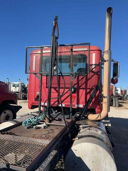 2012 Mack CHU613 showing 32,990 mi, 11,434 hrs- runs